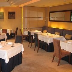 Contemporary Fine Dining Skirting Contemporary Fine Dining Skirting